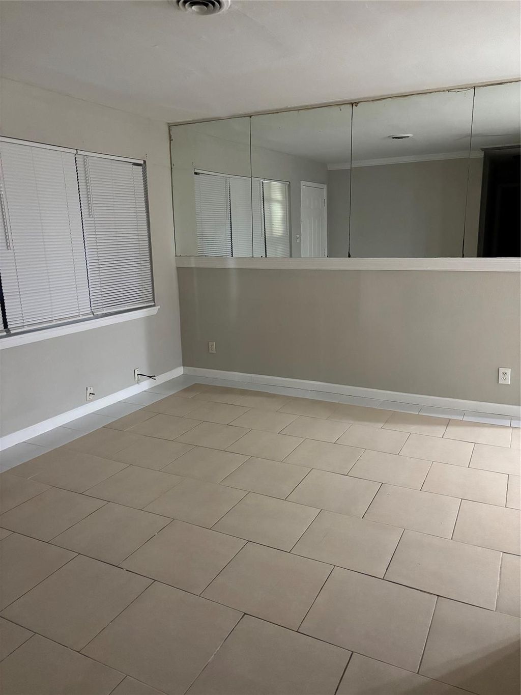 Photo of 4122 Ebbtide Drive, Houston, TX 77045 (MLS # 75894486)