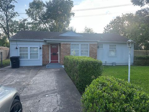 Photo of 9301 Chesterfield Drive, Houston, TX 77051 (MLS # 20724478)