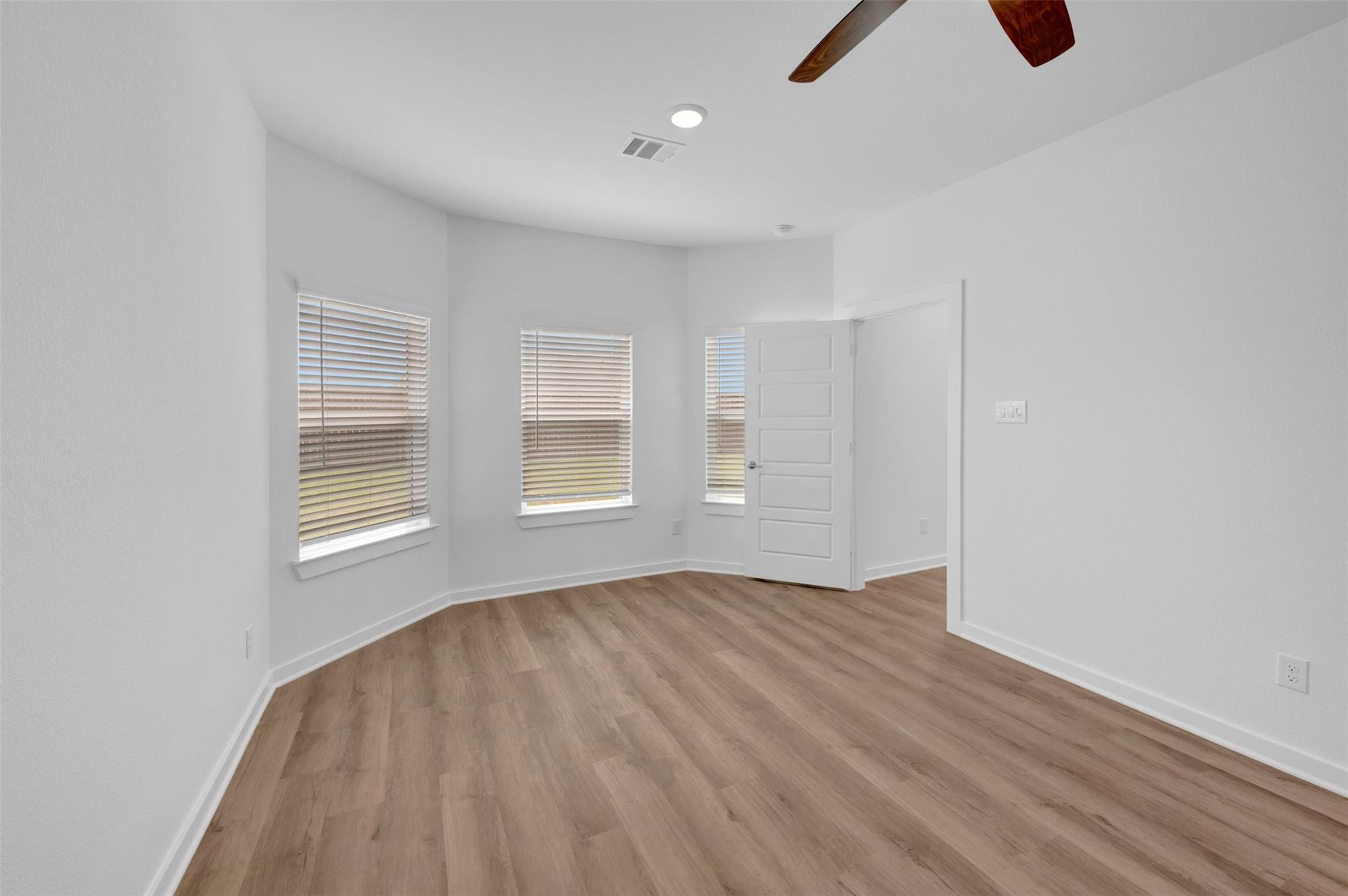 32207 Sunbeam Drive