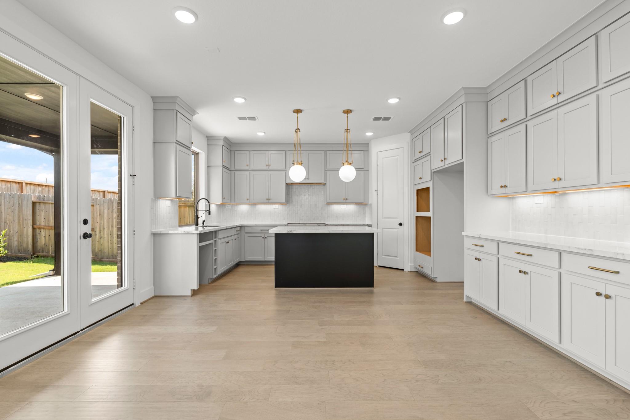 17331 Blissful Block