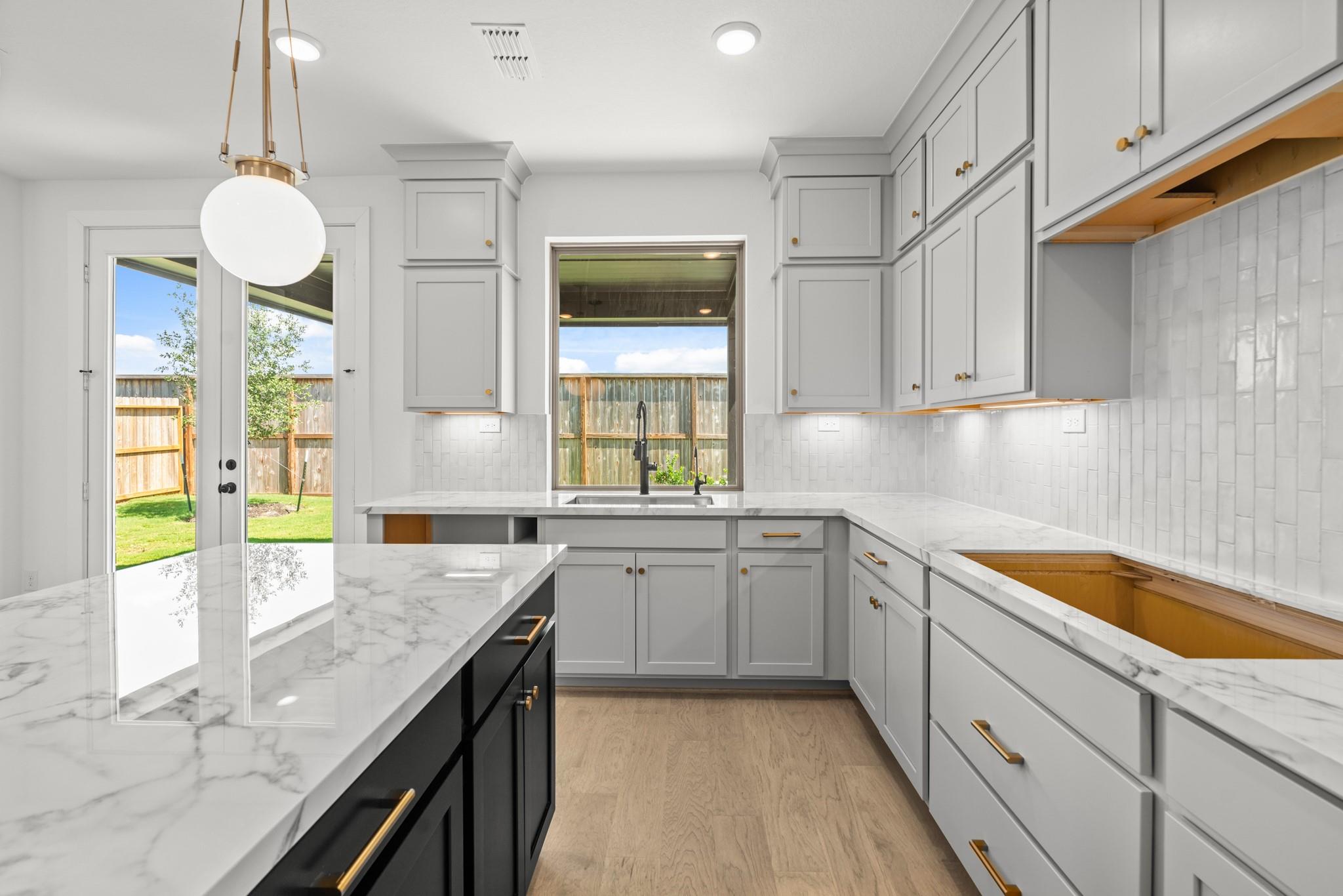 17331 Blissful Block