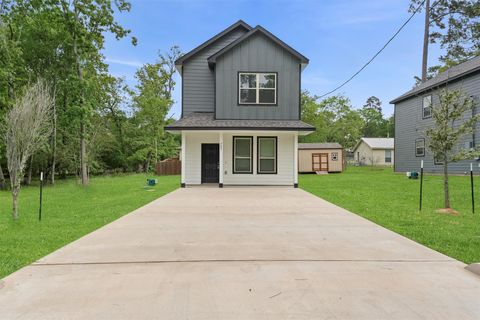 Photo of 705 Little River Drive, Montgomery, TX 77316 (MLS # 83224035)