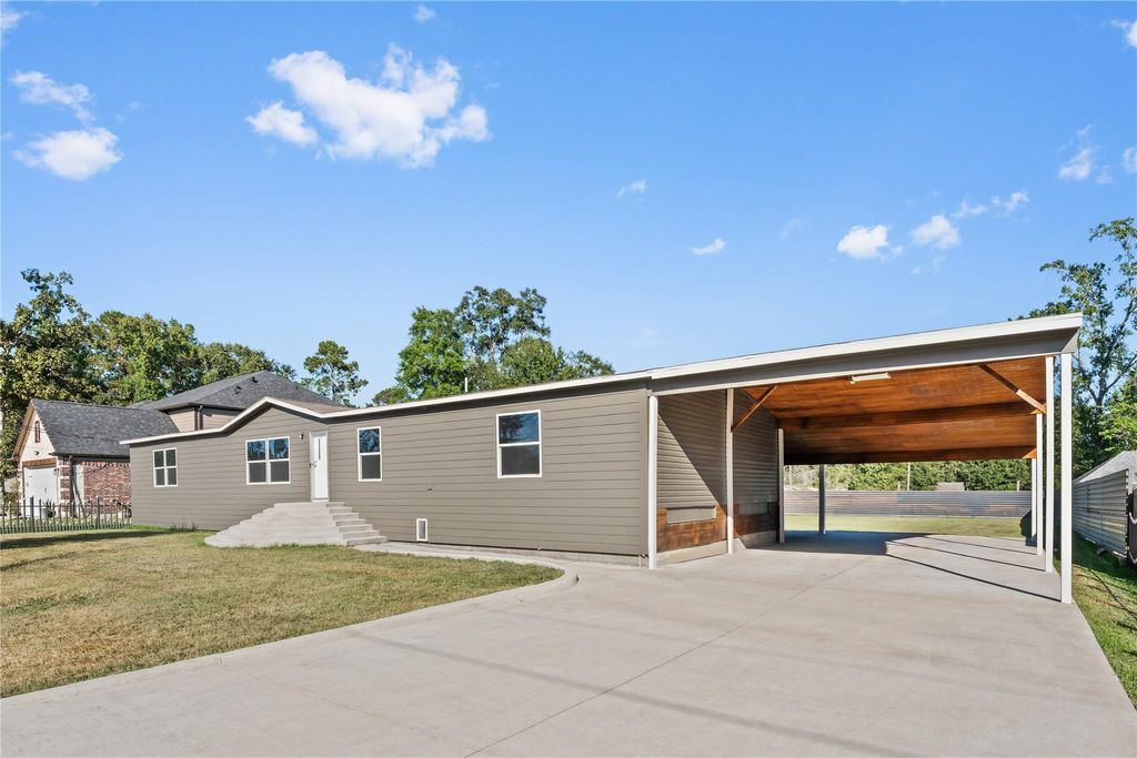 Photo of 23942 Swallowtail Lane, New Caney, TX 77357 (MLS # 78092450)