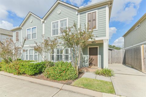 Photo of 738 Redwing Place Drive, Houston, TX 77009 (MLS # 45875668)