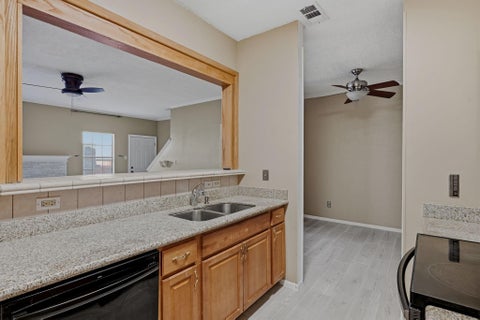 Tiny photo for 9800 Pagewood Lane #3403, Houston, TX 77042 (MLS # 23975432)