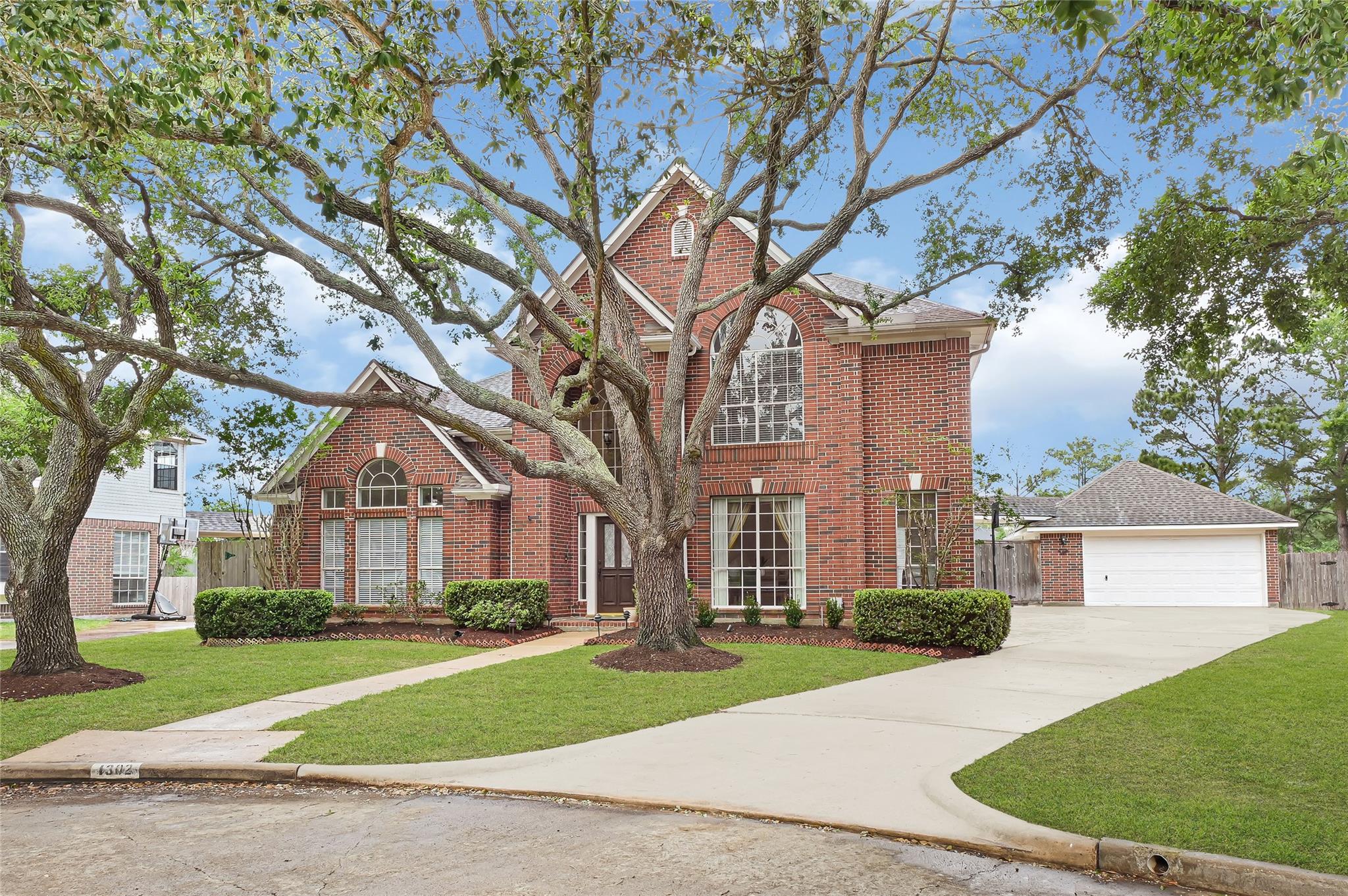 1302 Blackthorne Drive