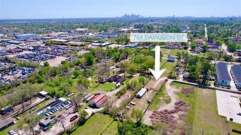 Photo of 764 Davidson Street, Houston, TX 77091 (MLS # 52886906)