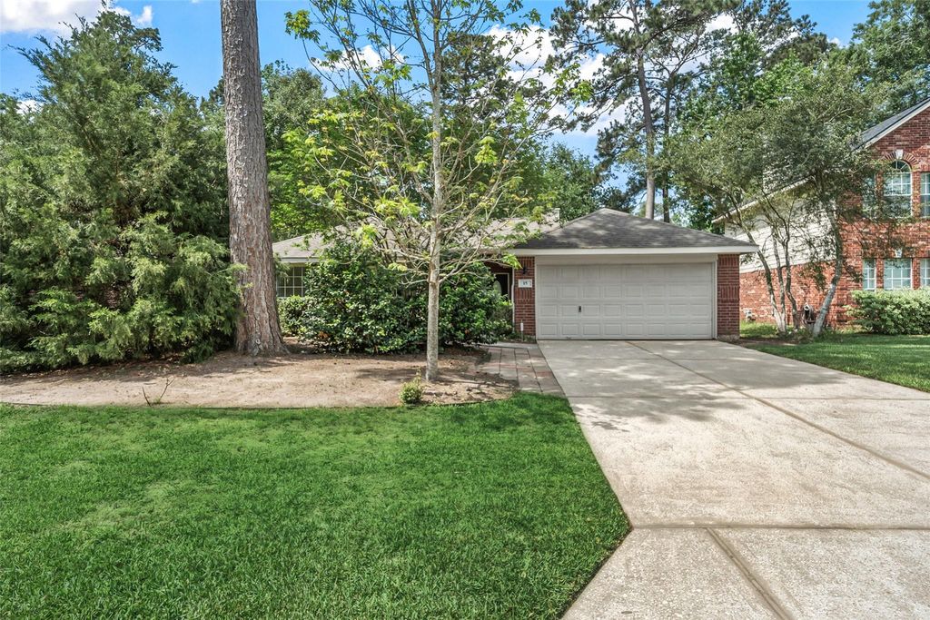 Photo of 15 Gold Leaf Place, The Woodlands, TX 77384 (MLS # 45006143)