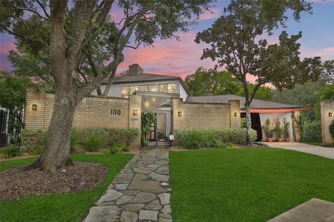 Photo of 1110 Heathwood Court, Houston, TX 77077 (MLS # 82180956)