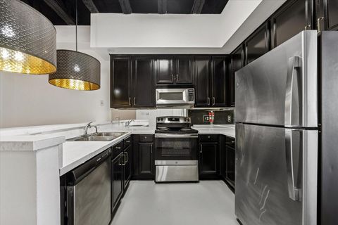 Photo of 5017 Cornish Street #306, Houston, TX 77007 (MLS # 42527592)