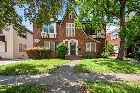 Photo of 907 W Gray St #2, Houston, TX 77019 (MLS # 31817071)