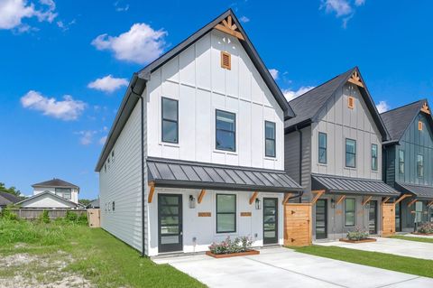 Photo of 8017 Cora Street St, Houston, TX 77088 (MLS # 71594175) Photo of 8017 Cora Street St, Houston, TX 77088 (MLS # 71594175)