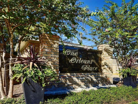 Condo For Sale - 2800 Jeanetta Street #806<br/> Houston, TX 77063