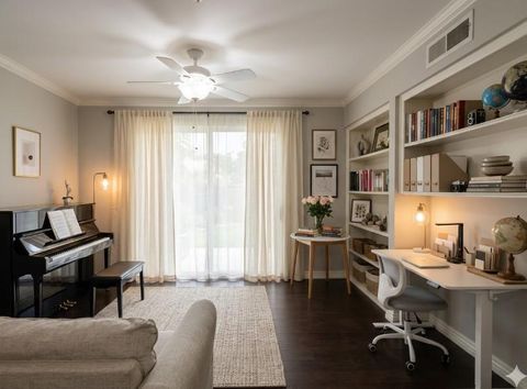 Photo of 2111 Welch Street #B101, Houston, TX 77019 (MLS # 4865552)