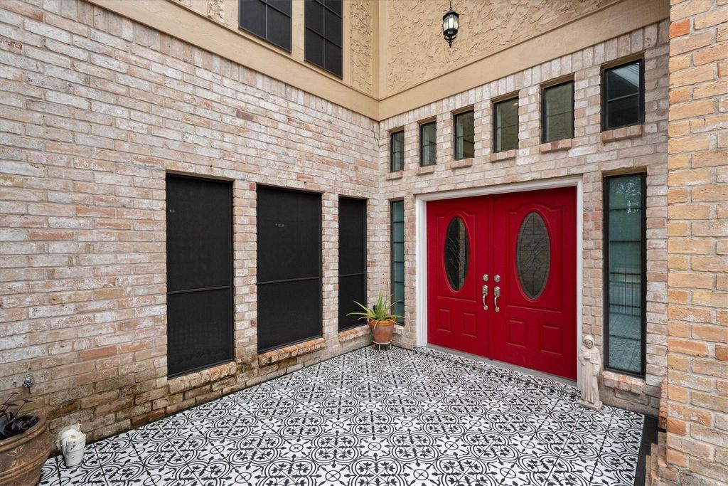 Photo of 5706 Glen Mist Lane, Houston, TX 77069 (MLS # 2608952)