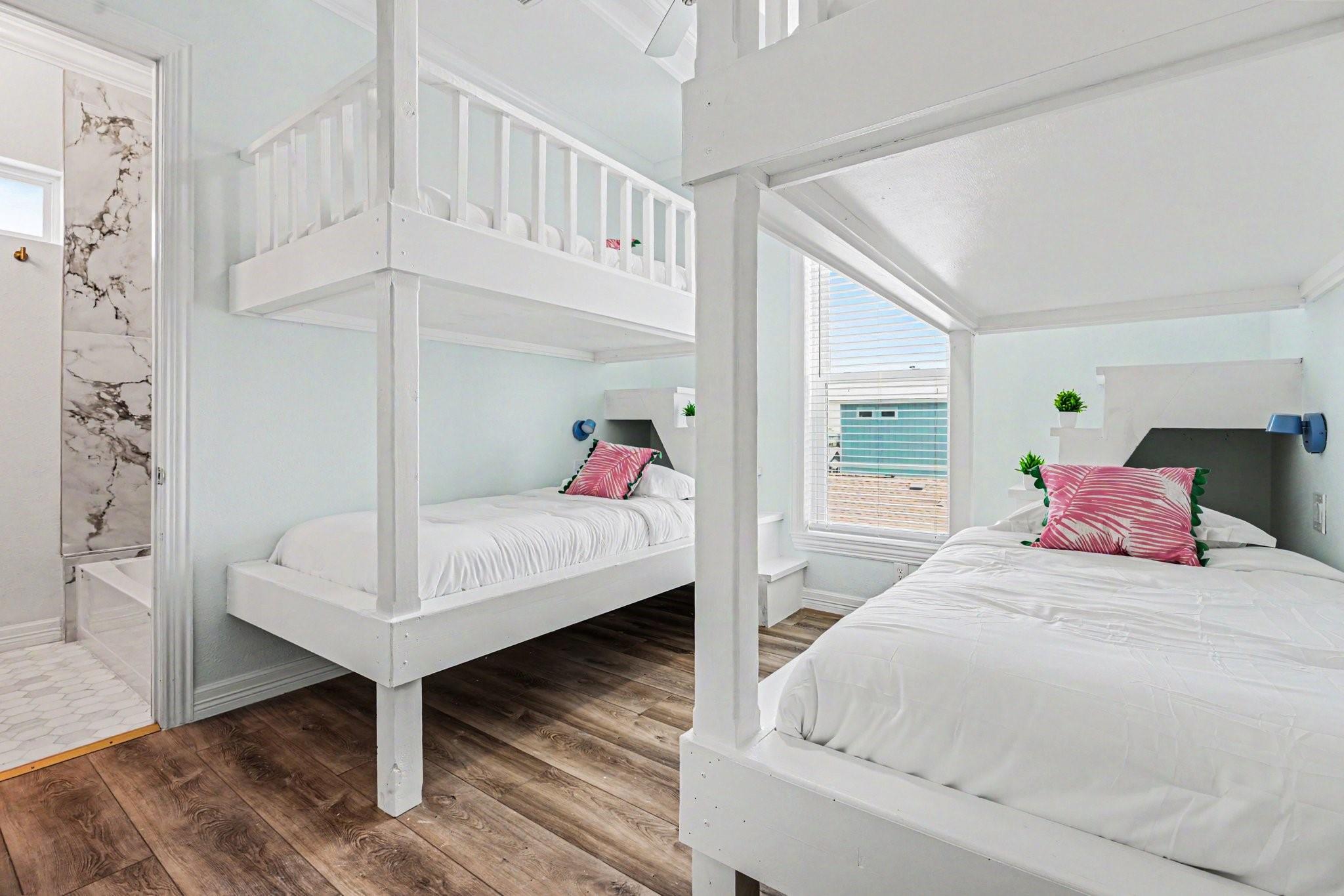 Galveston, Texas, 77554, United States, 4 Bedrooms Bedrooms, ,5 BathroomsBathrooms,Residential,Active,2052090