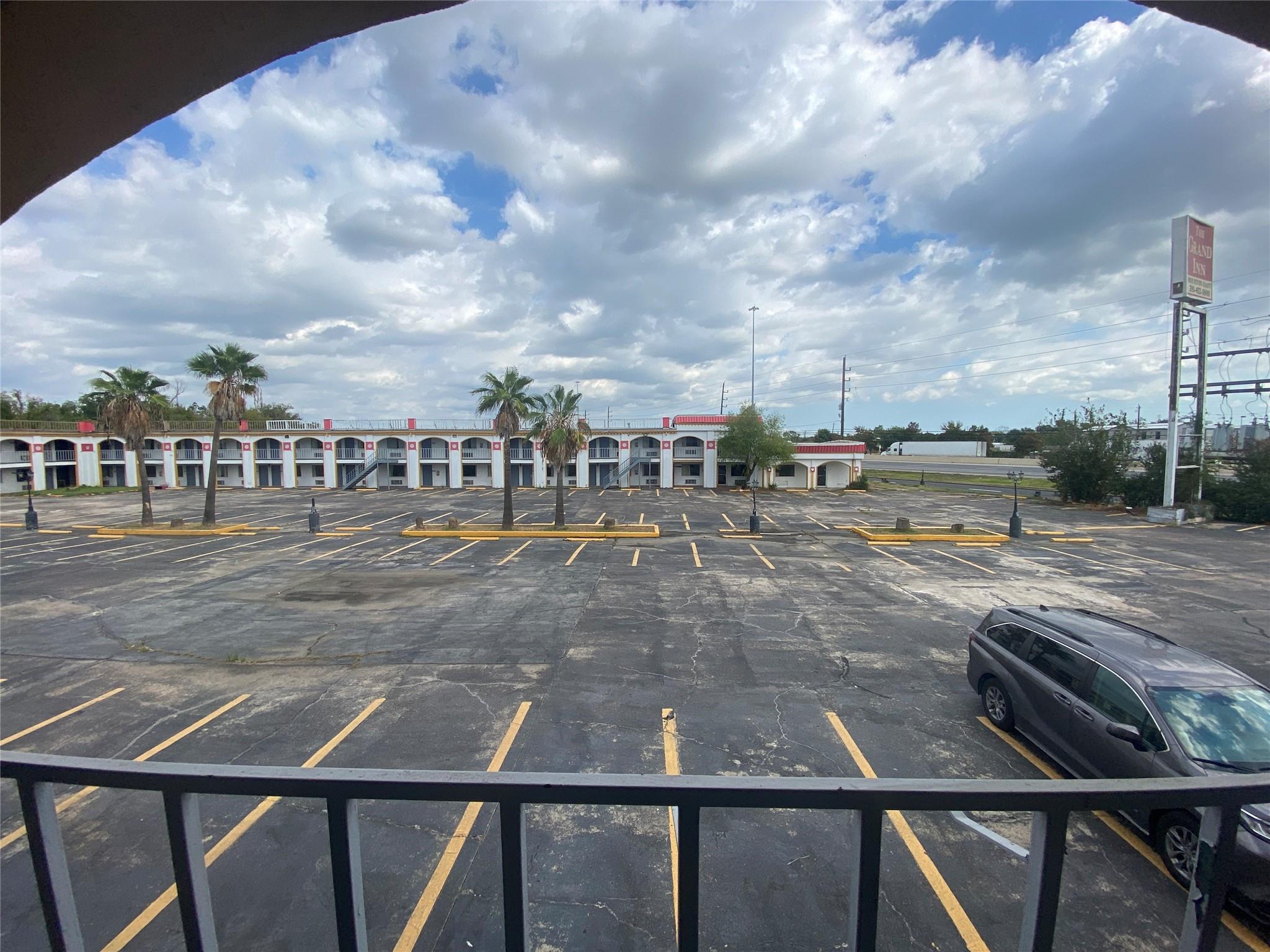 15919 E Freeway