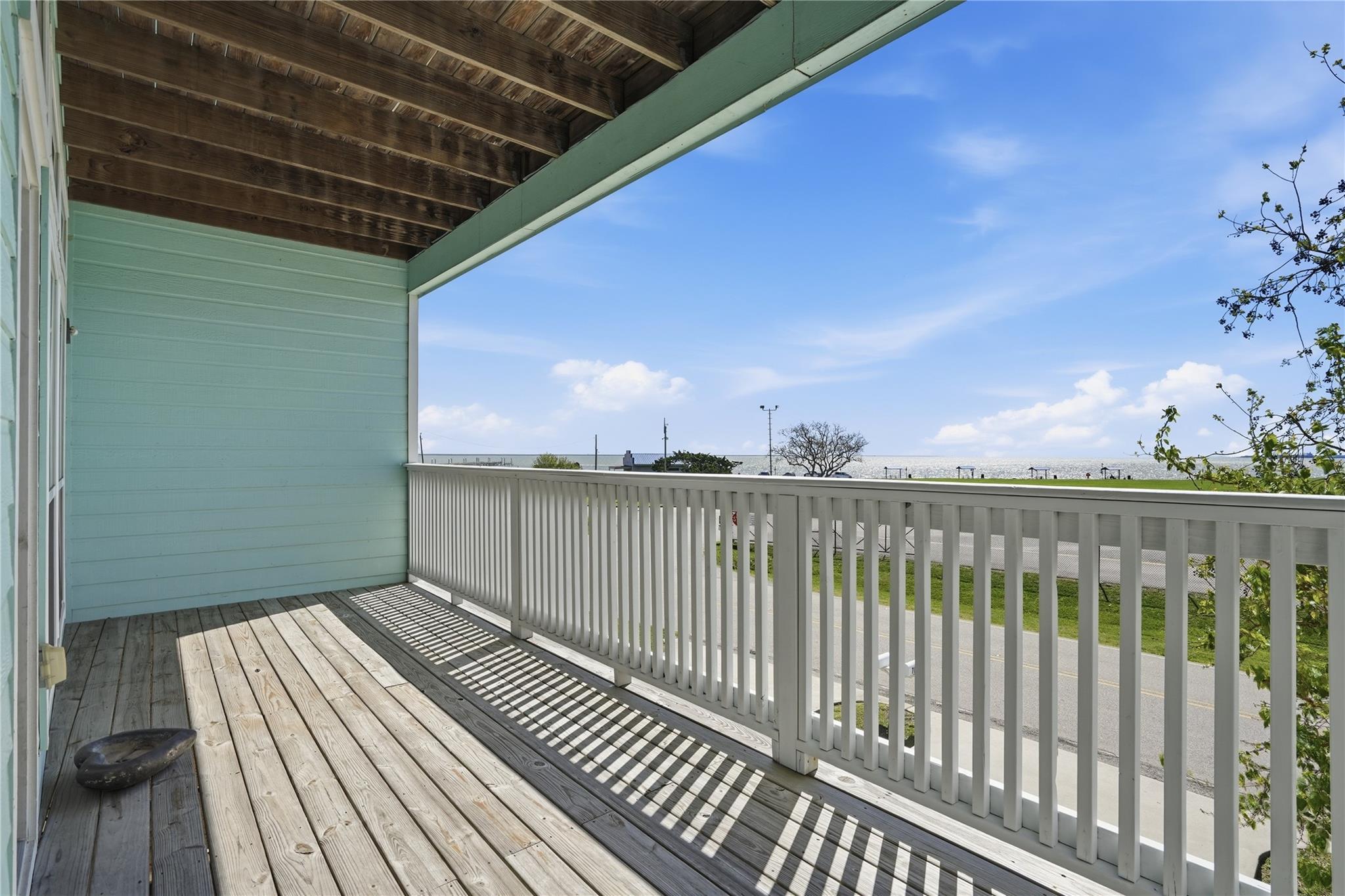 709 N Bayshore Drive