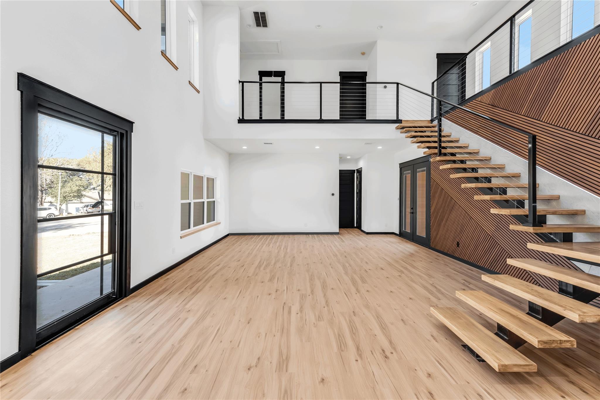 7292 Edgewater Drive