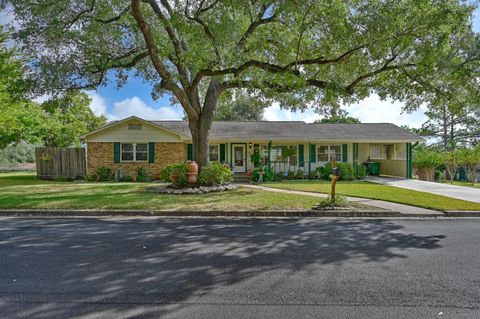 Photo of 2413 Lynne Way Way, Brenham, TX 77833 (MLS # 65267526) Photo of 2413 Lynne Way Way, Brenham, TX 77833 (MLS # 65267526)