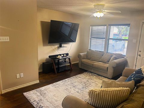 Photo of 205 N Logan Street, Texas City, TX 77590 (MLS # 68193134)