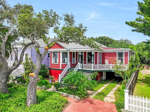 Photo of 1518 21st Street, Galveston, TX 77550 (MLS # 80517832)