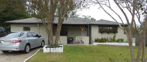 Photo of 319 La Fonda Dr, Houston, TX 77060 (MLS # 77726921)