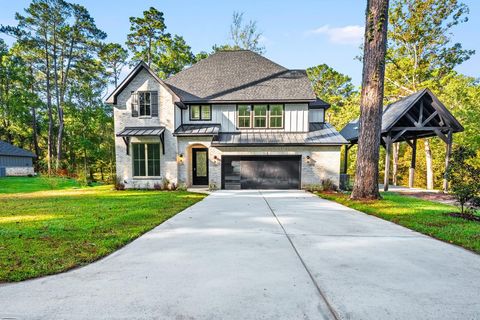 Photo of 223 Tall Pine, Livingston, TX 77351 (MLS # 61597058)