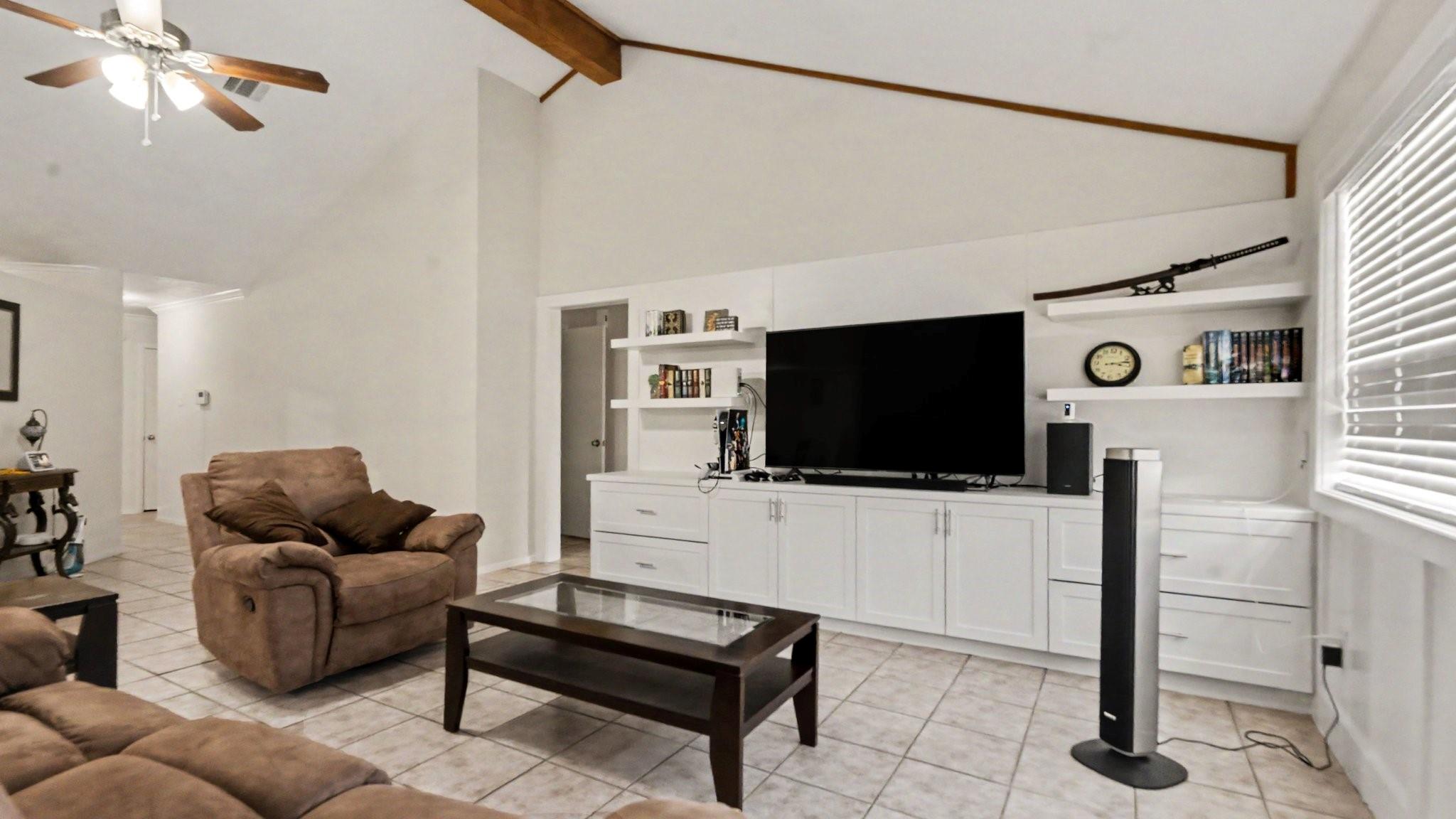 1506 Holbech Lane