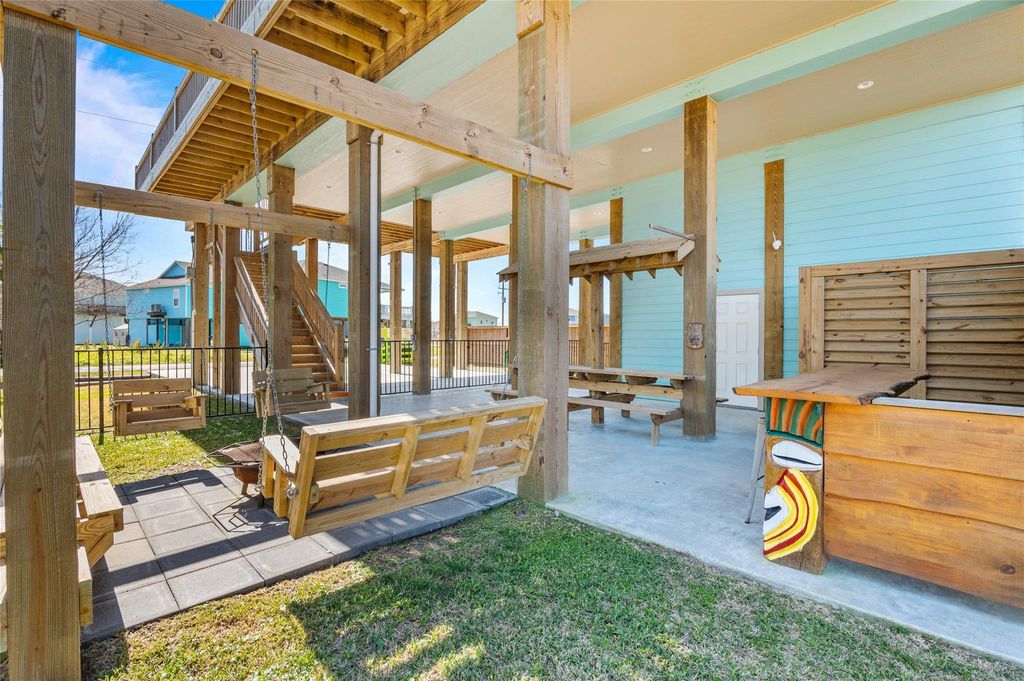 Photo of 2565 Palm Drive, Crystal Beach, TX 77650 (MLS # 69368592)