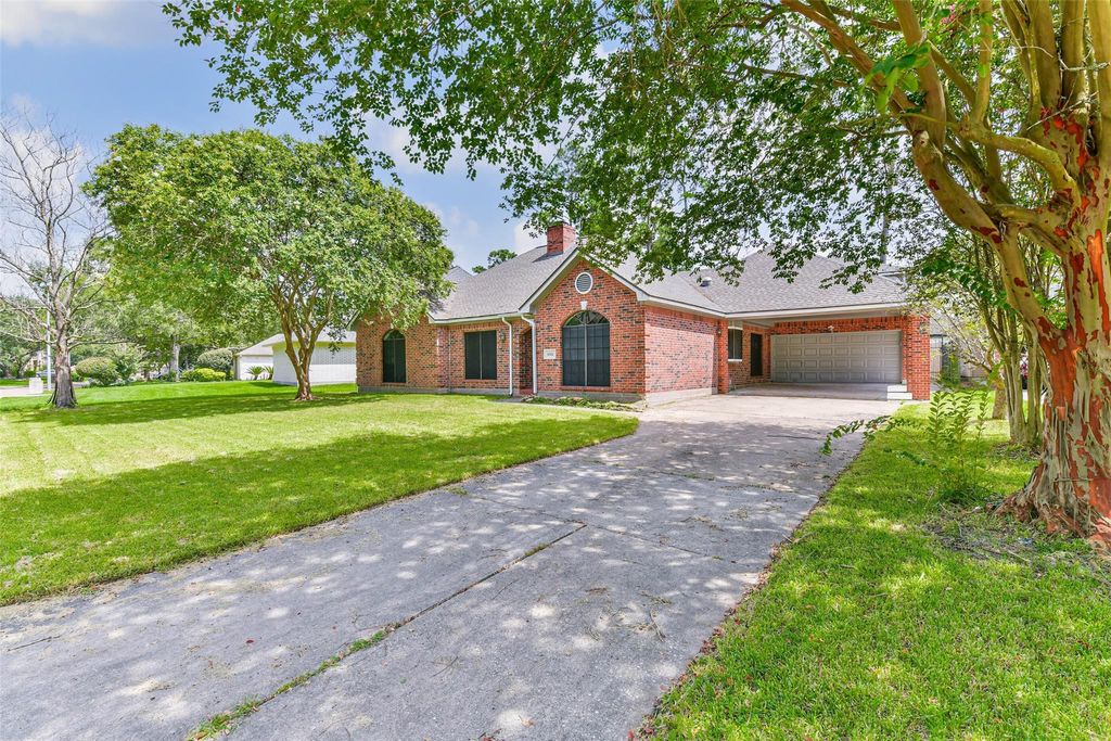 Photo of 8022 17th Green Drive, Humble, TX 77346 (MLS # 45393216)