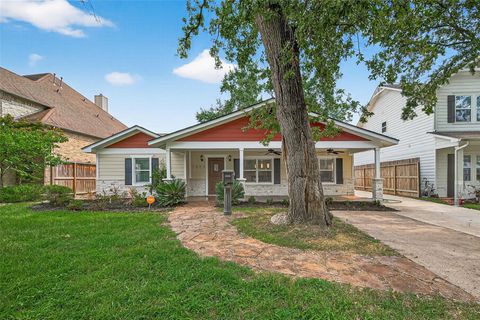 Photo of 1609 Cheshire Lane, Houston, TX 77018 (MLS # 17595620)
