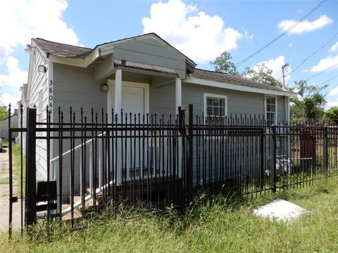 Photo of 3804 Lelia Street #A, Houston, TX 77026 (MLS # 51264306)