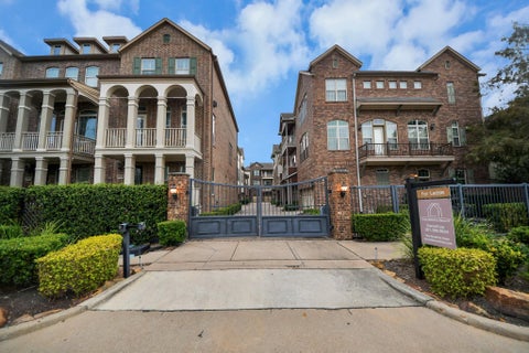 Photo of 1617 W 23rd Street, Houston, TX 77008 (MLS # 21882872)
