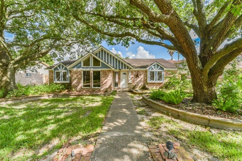 Photo of 16511 Clearcrest Drive, Houston, TX 77059 (MLS # 48105009)