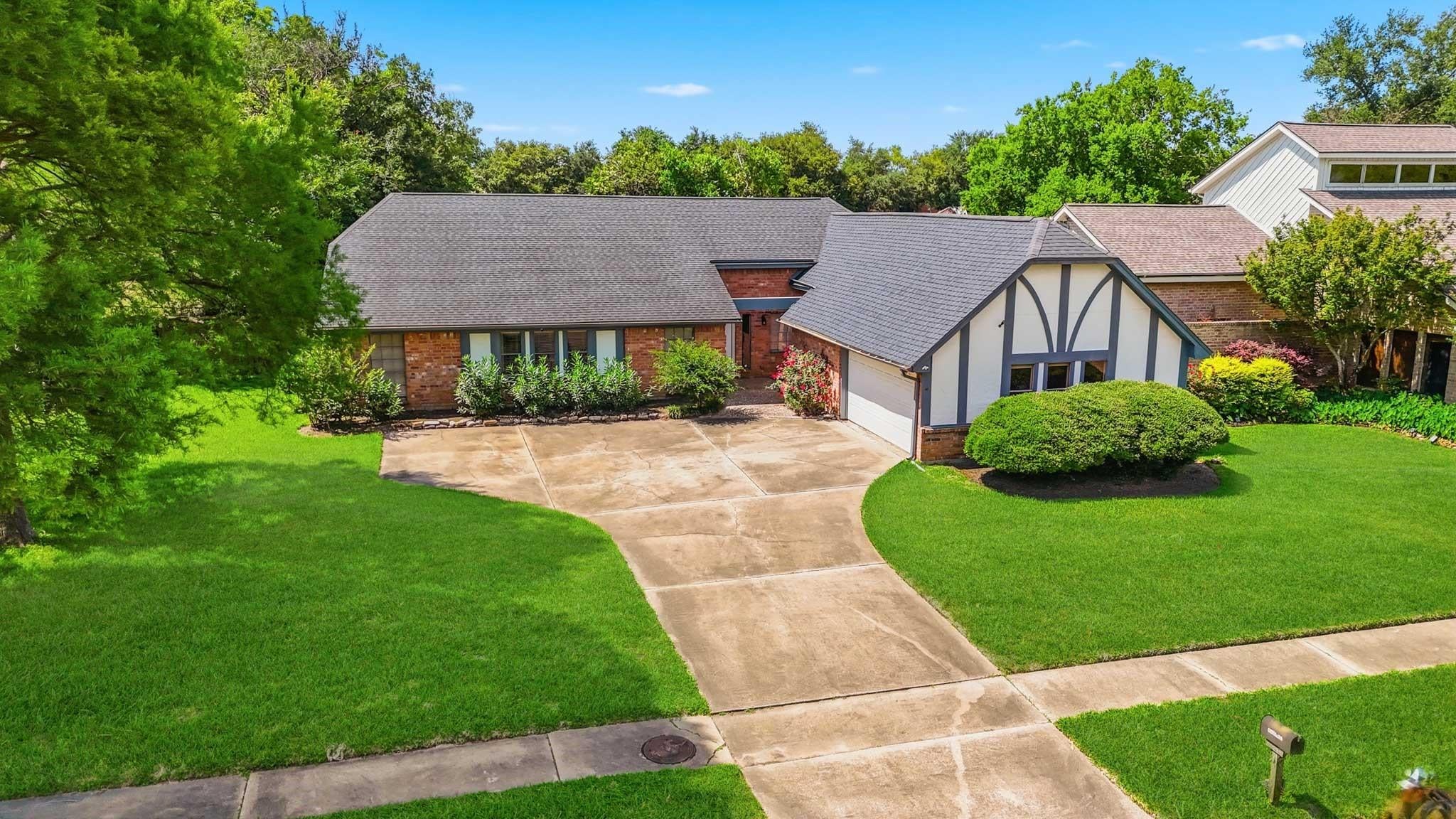 3931 Pleasant Valley Drive