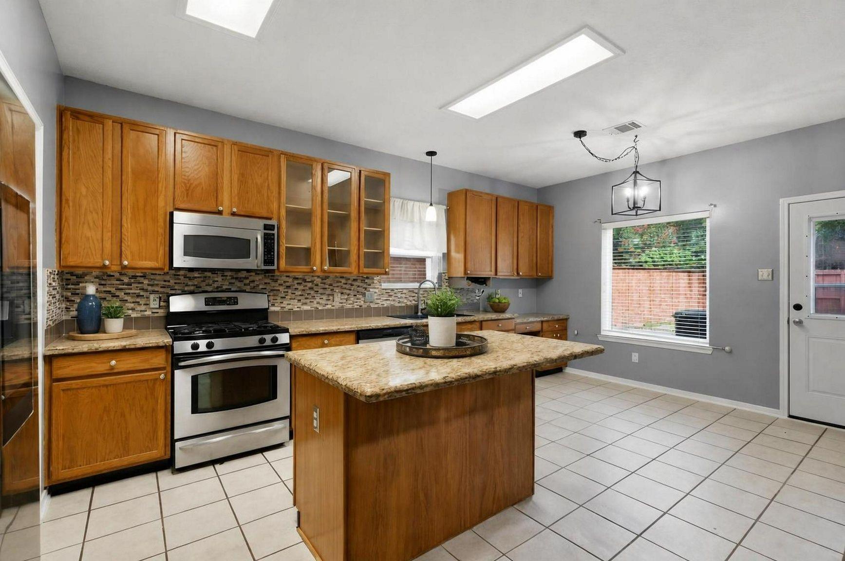 2827 Cottonwood Walk Court