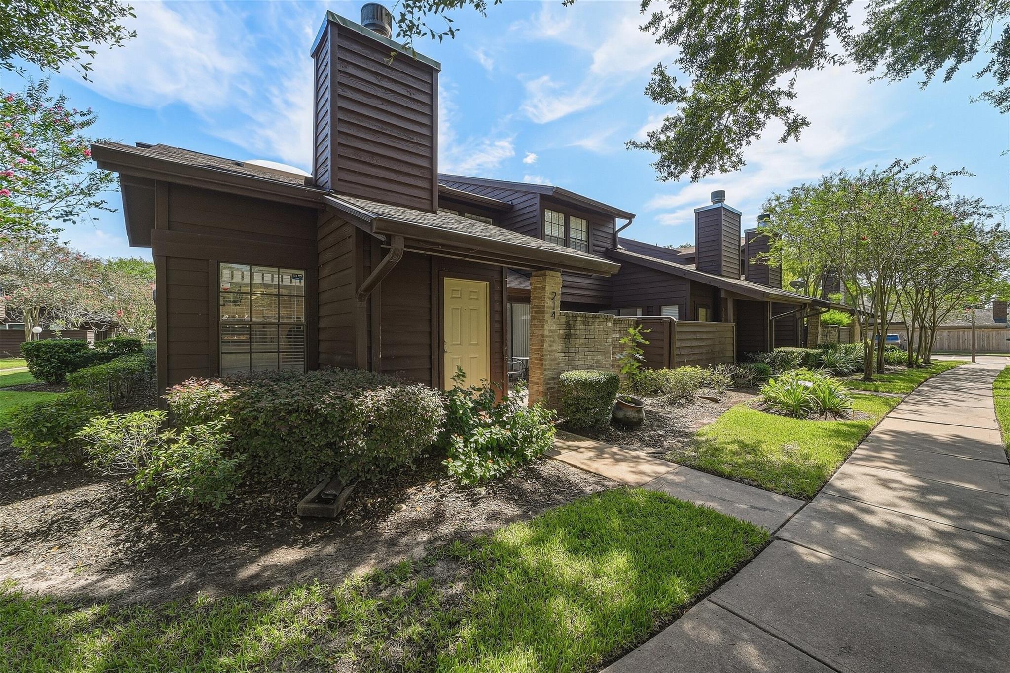 2611 Grants Lake Boulevard 214
