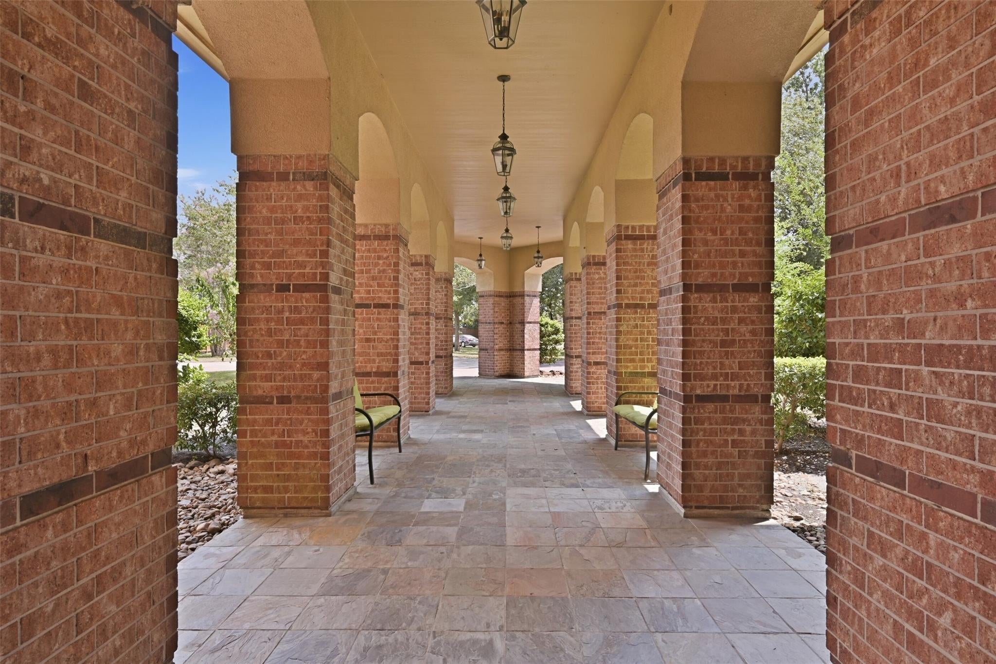 2815 Kings Crossing Drive 212