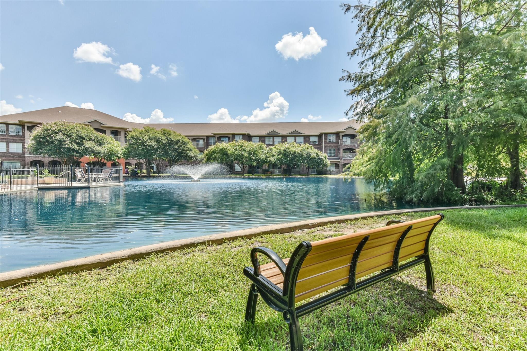 2815 Kings Crossing Drive 212