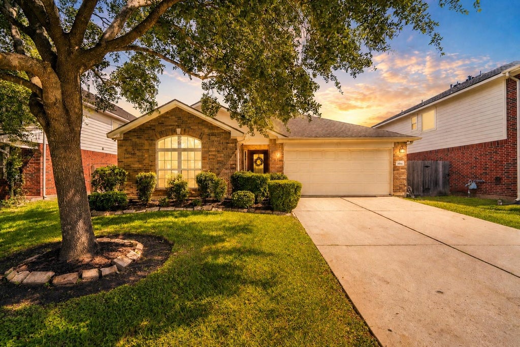 Photo of 2618 Los Alamos Circle, Deer Park, TX 77536 (MLS # 95738004)