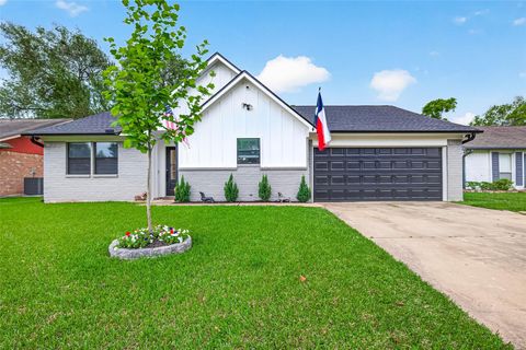 Photo of 1819 Landmark Drive, Richmond, TX 77406 (MLS # 35460942)