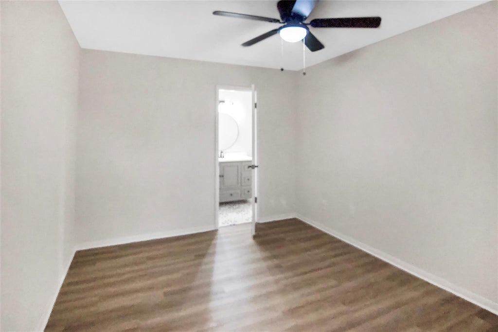 Photo of 1516 Bay Area Boulevard #P20, Houston, TX 77058 (MLS # 87281328)