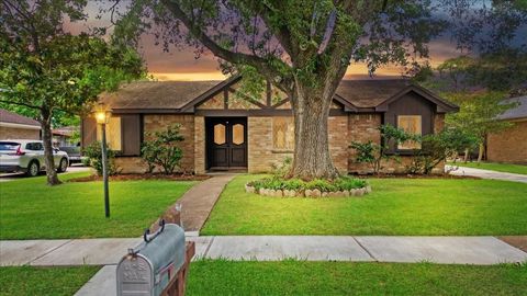 Photo of 10518 Sageburrow Drive, Houston, TX 77089 (MLS # 41012929) Photo of 10518 Sageburrow Drive, Houston, TX 77089 (MLS # 41012929)