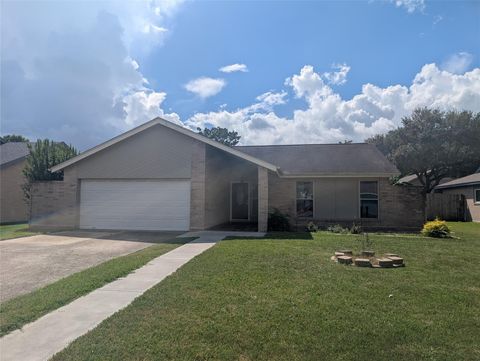 Photo of 5813 Misty Meadow St, League City, TX 77573 (MLS # 24599199)