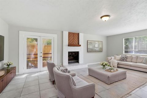 Tiny photo for 2315 Hampton Road, League City, TX 77573 (MLS # 13389930)