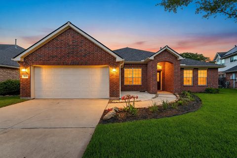 Photo of 28006 S Rusty Hawthorne Drive, Katy, TX 77494 (MLS # 93947103)