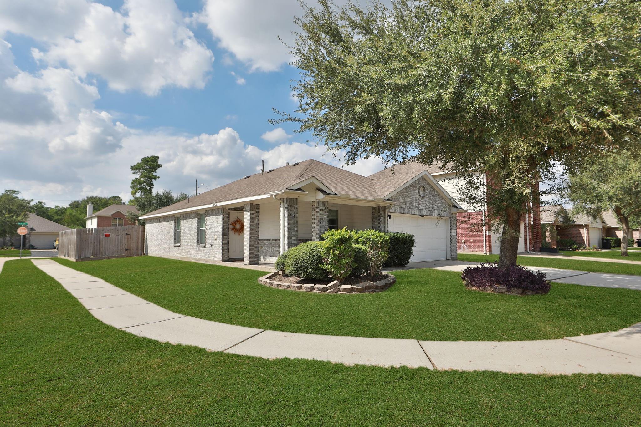 13203 Akron Oak Street