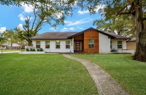 Photo of 10603 Riverview Drive, Houston, TX 77042 (MLS # 89281949)
