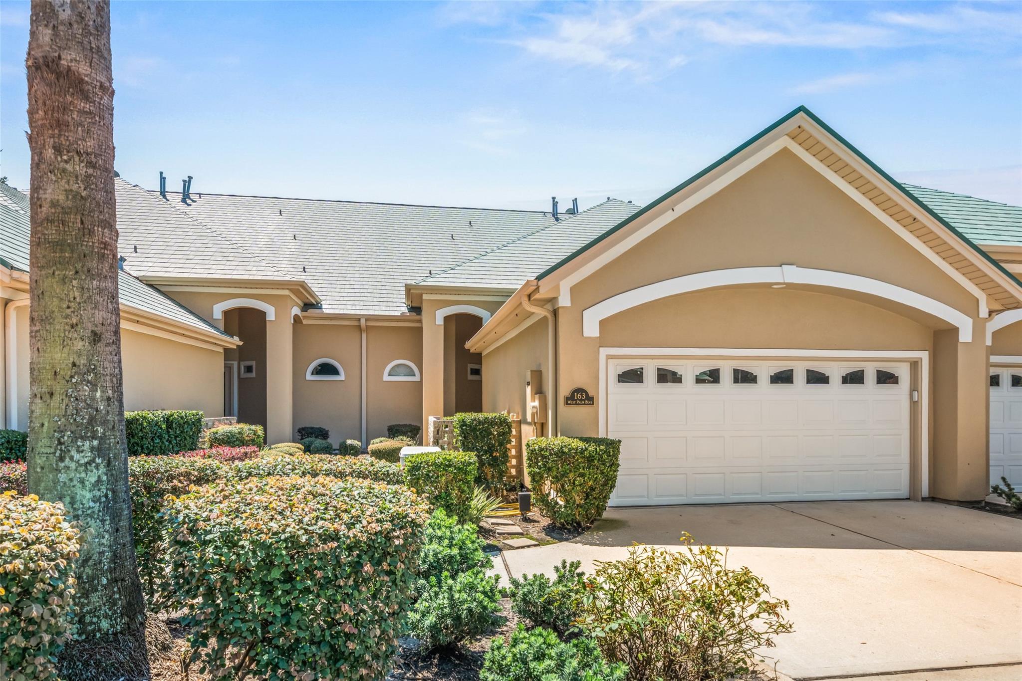163 W Palm Boulevard
